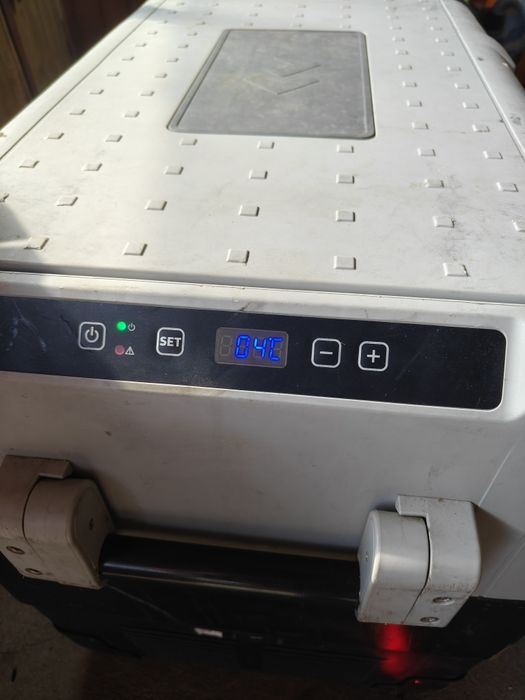 Frigider cu compresor 12v/24v/220v Waeco Dometic