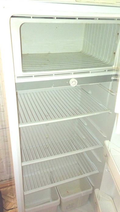 Продам современный , рабочий  холодильник в хорошем состоянии .