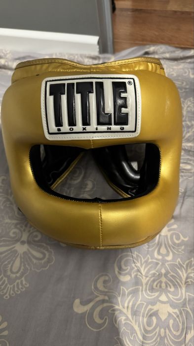 Шлем бампер бокс . Не детски размер. Для взрослого человека