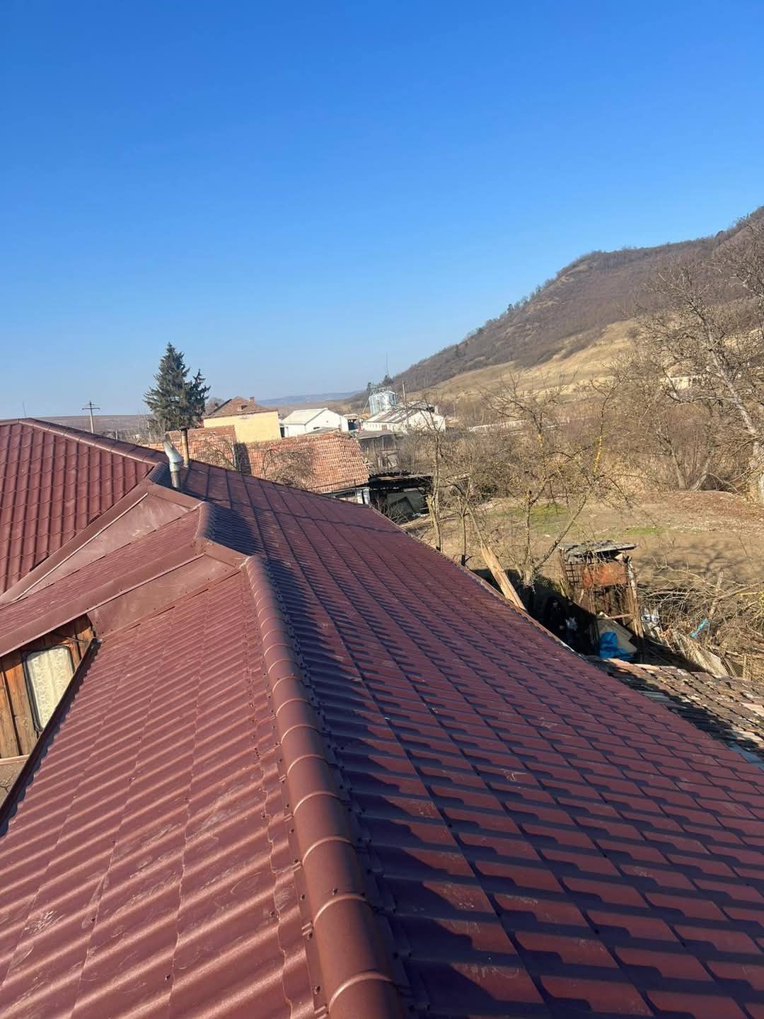 Executam acoperisuri Mansardari dulgherie Reparatii Acoperisuri