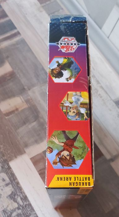 Игра на Bakugan с кутия