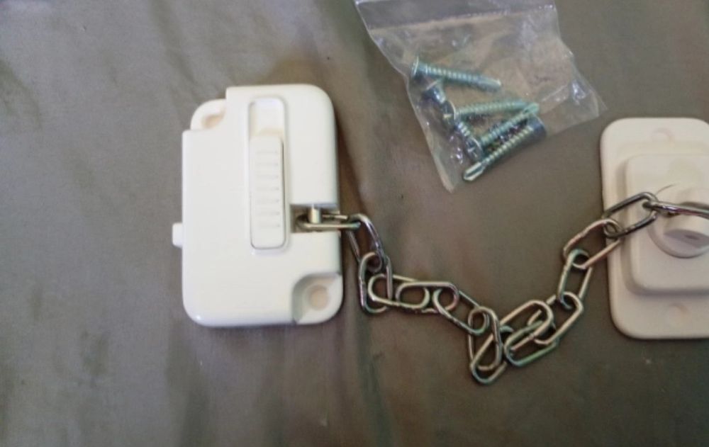 Сигурно заключване- Резе за врата