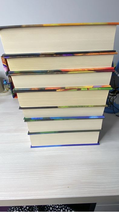 Гарри Поттер. Комплект книг в отличном состоянии.