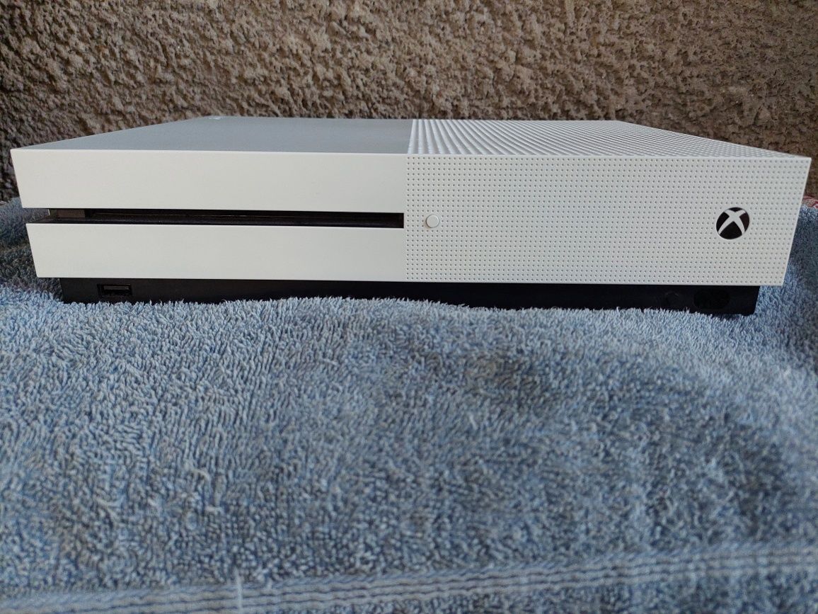 Xbox One S cu FC 25