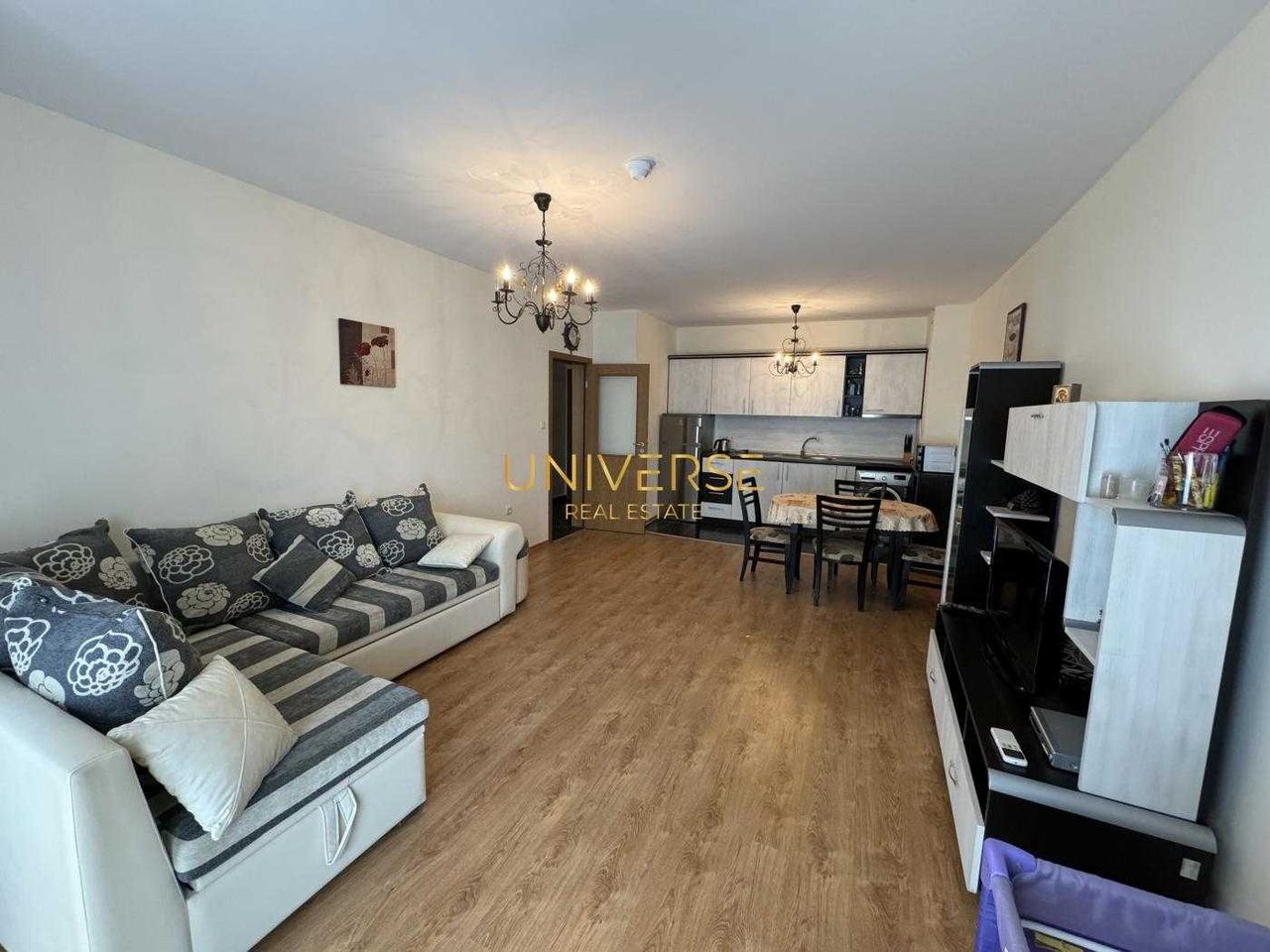 Продава се Двустаен апартамент в к.к. Слънчев бряг - 77 кв.м за 1000 €/кв.м - Снимка #1