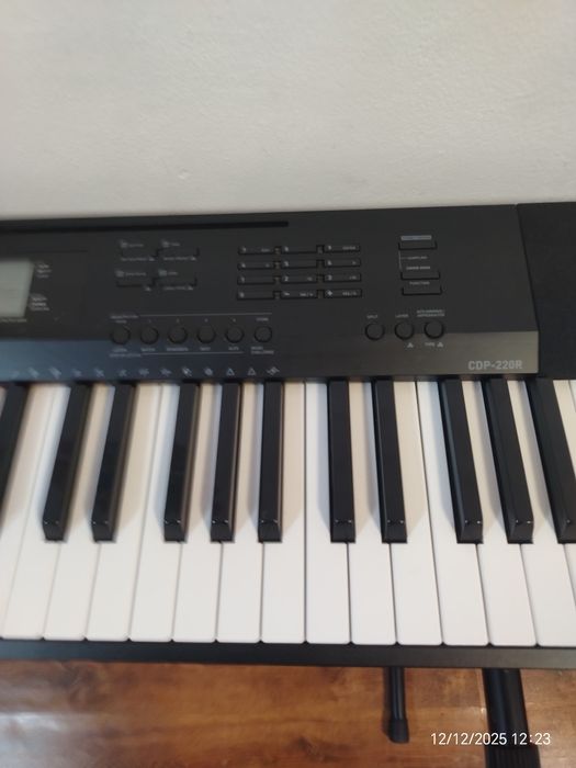 Pian electric casio clape grele(la fel ca de pian mare)