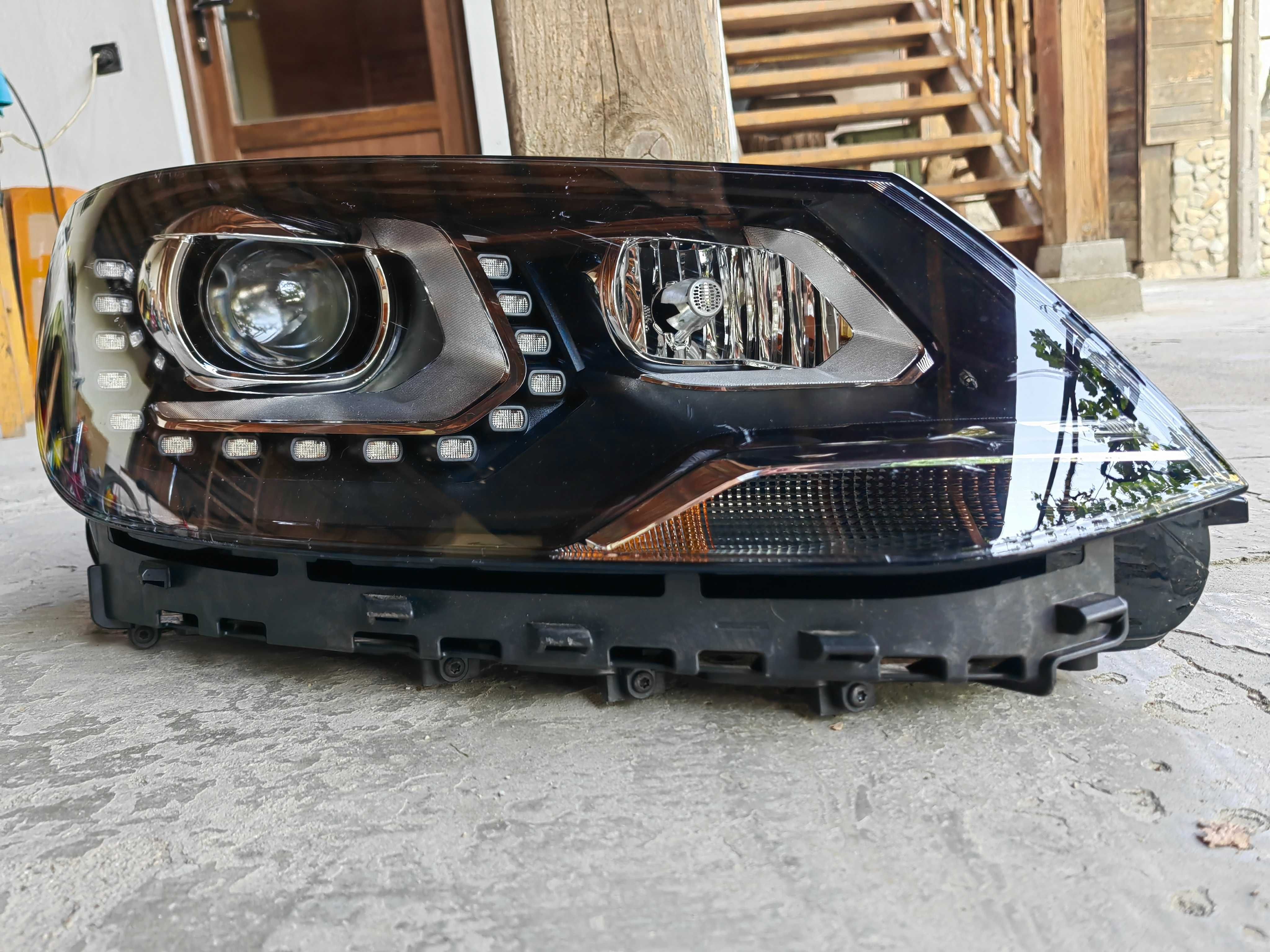 Фар VW Sharan Bi-Xenon LED десен / Фар Шаран / Фар Sharan Оригинален