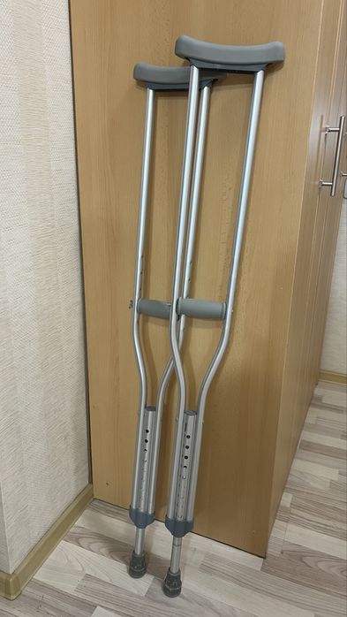 Костыли подмышечные регулируемые TRIVES