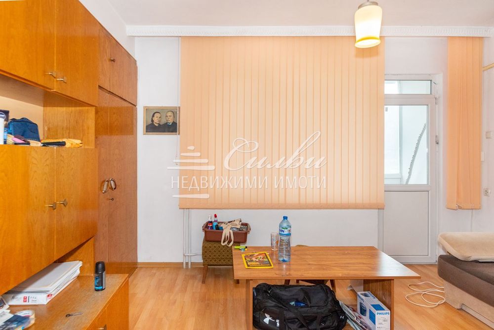 Продава се Четиристаен апартамент в Шумен, Добруджански - 90 кв.м за 935 €/кв.м - Снимка #2