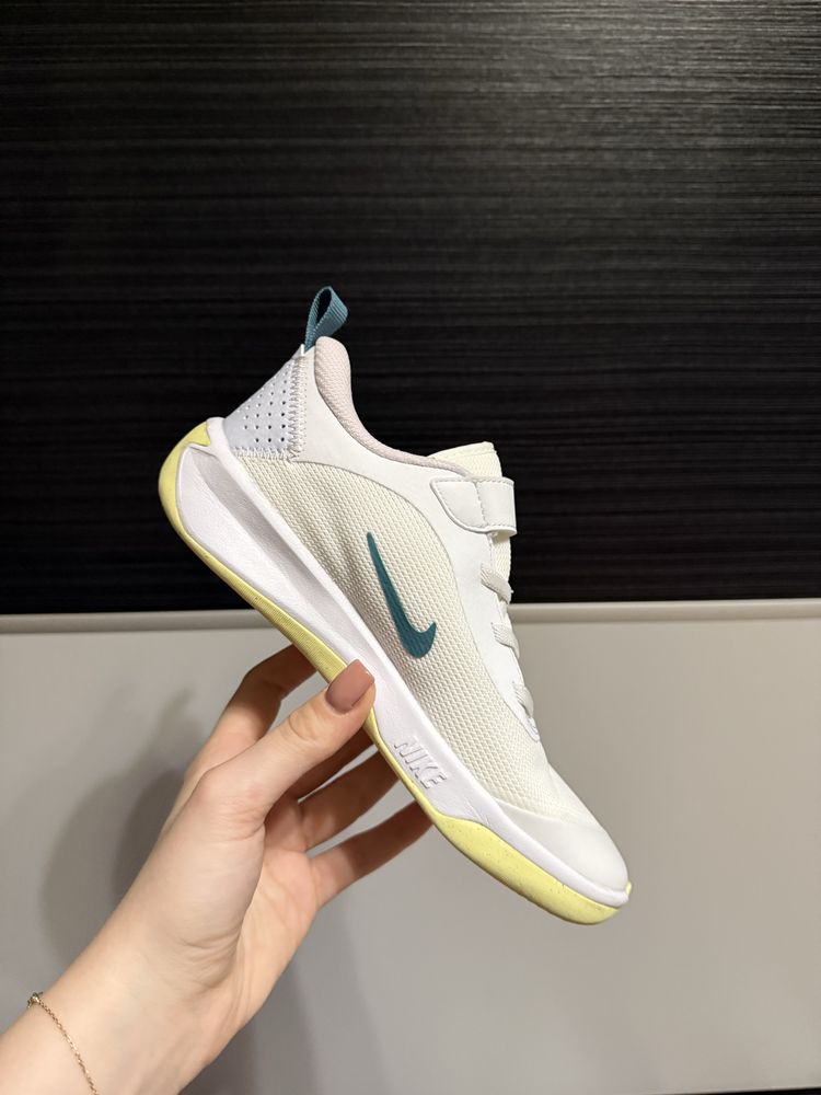 Nike revolution 6 и omni multi-court