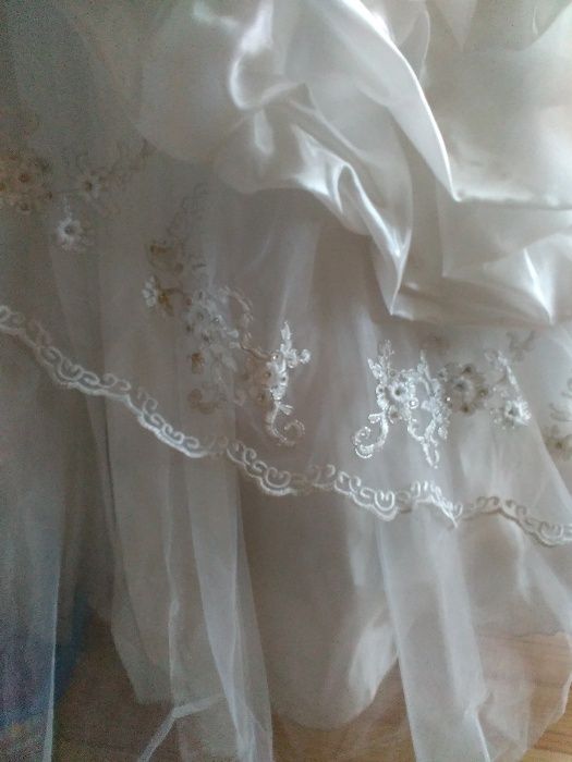 Булчинска (сватбена) рокля