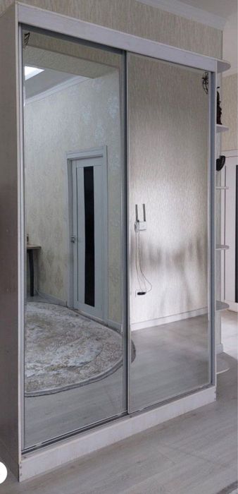 Шкаф-купе в хорошом состоянии