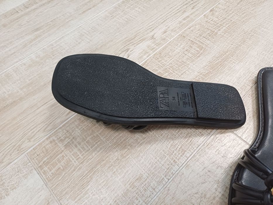 Slapi papuci Zara 36 negrii