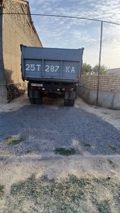 Zil selxoz yuk  uzi agdaruvchi Balonlari yaxshi ishlab turgan mashina