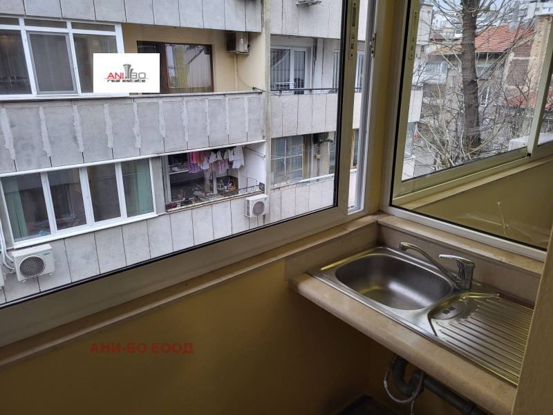 Продава се Тристаен апартамент в Варна, ВИНС - 89 кв.м за 2012 €/кв.м - Снимка #11