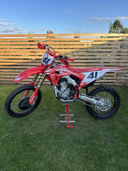 Honda CRF250R model 2022 2 seturi de roti recent adusa UK