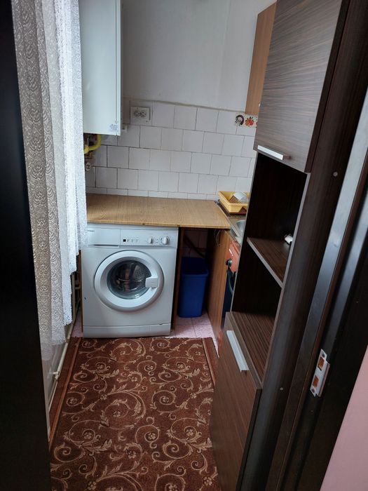 Vând apartament 2camere zona colegiului Ecaterina teodoroiu  23august.
