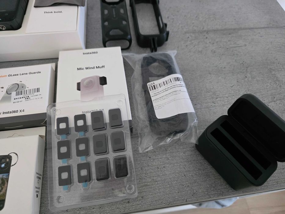 INsta360 X4 impecabil, garantie, accesorii extra