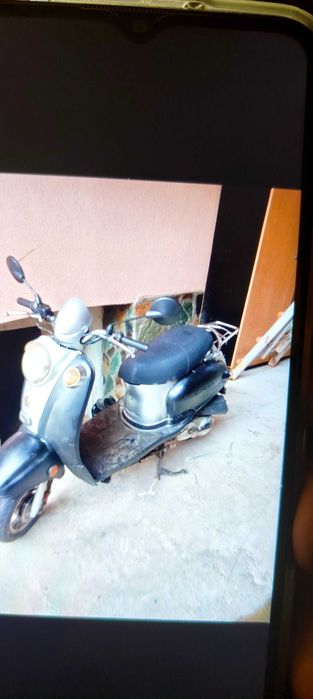 Vînt. Scuter de 50cm.