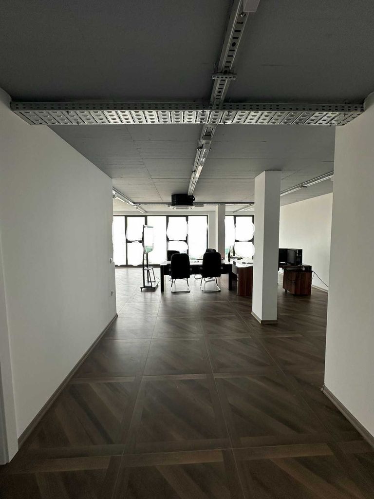 Дава се под наем Офис в Пловдив, Индустриална зона - Юг - 110 кв.м за 660 € - Снимка #4