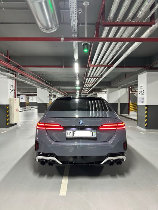 BMW i5 M35L 2024