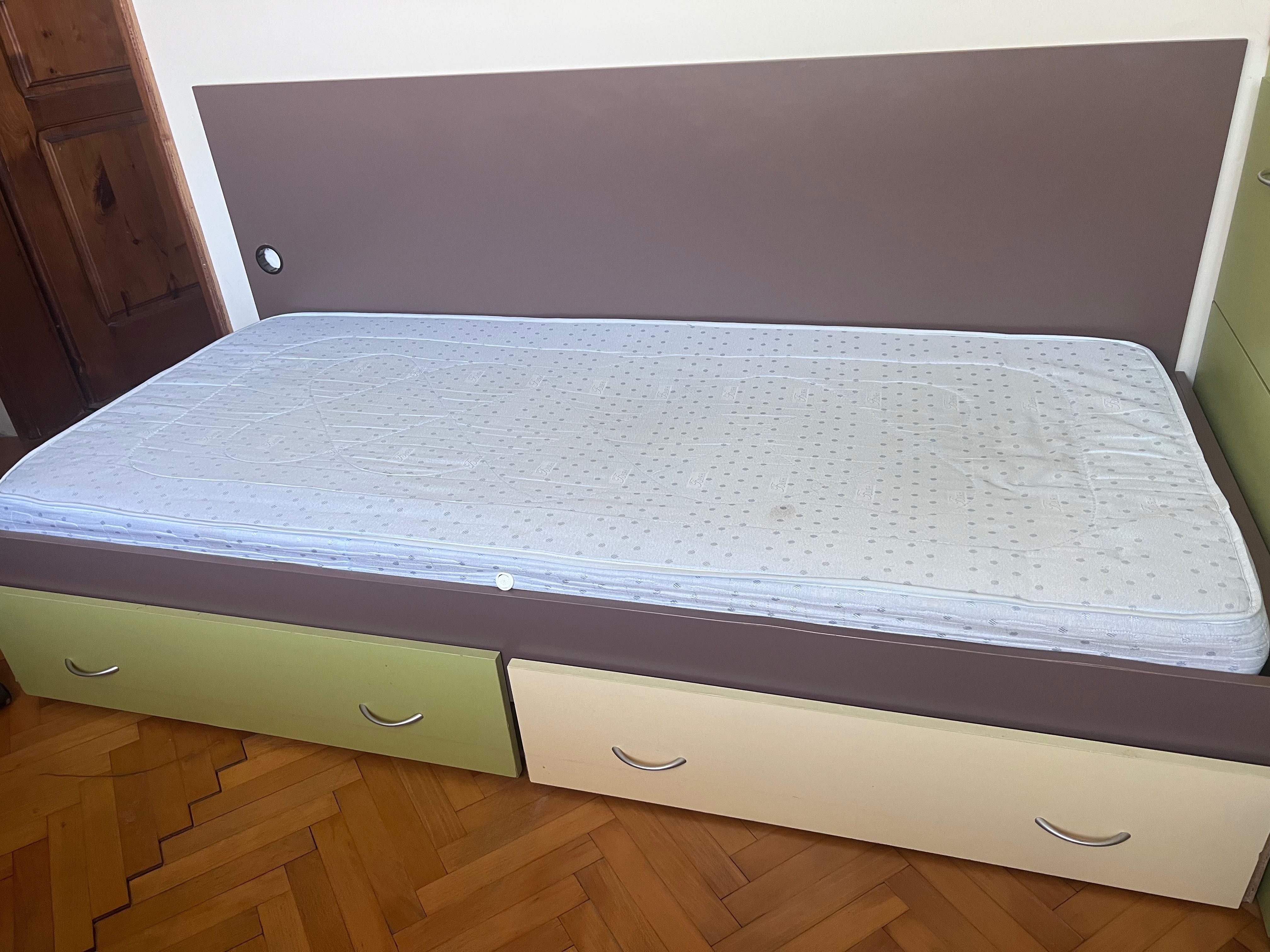 Мебели от детска стая две легла с ракла шкафове и бюро.