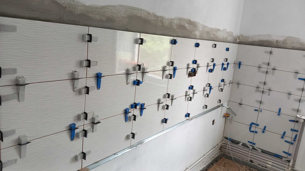 Amenajari interioare gresie faianta,zugravit