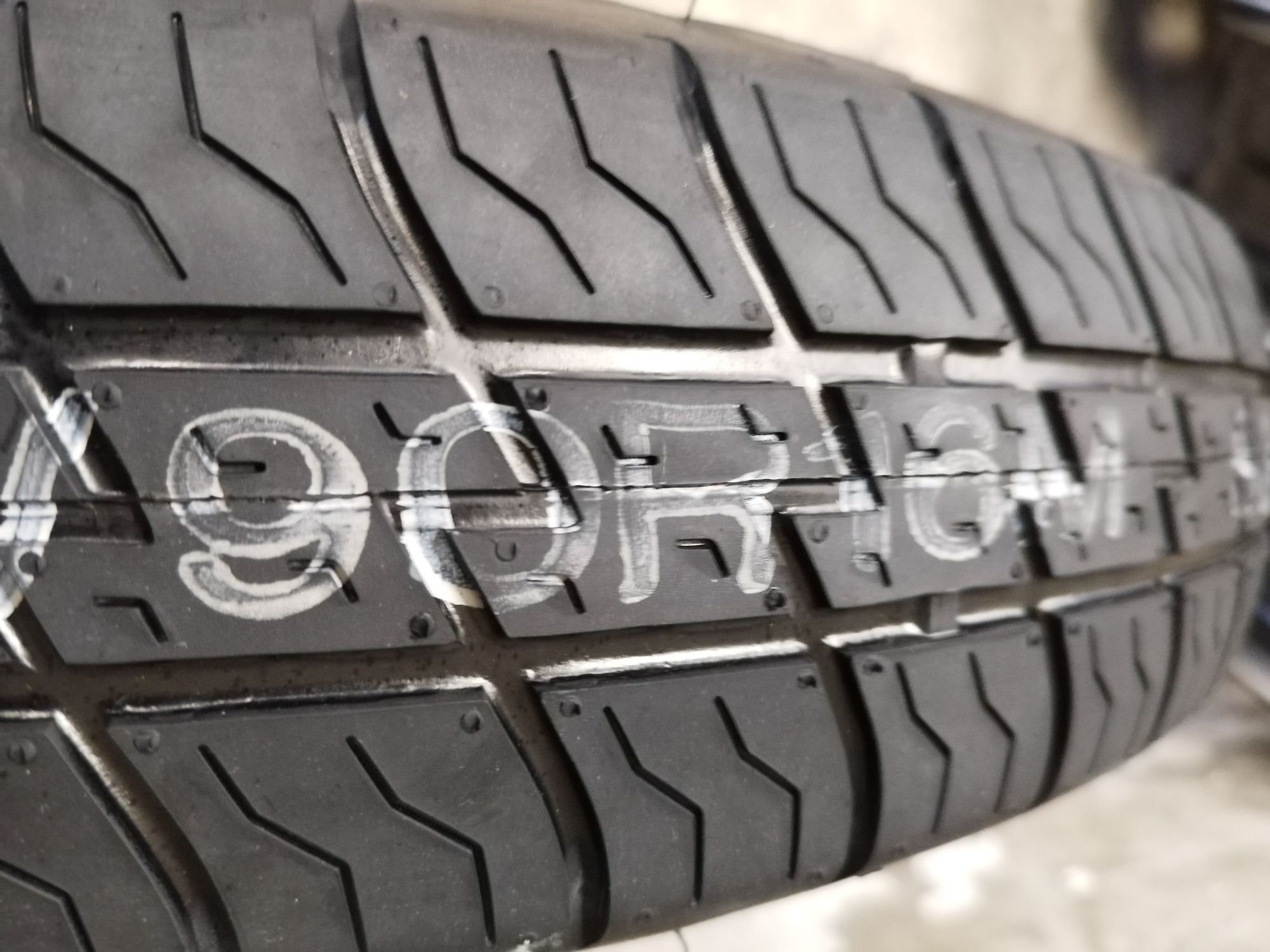 16-ка Форд Волво 125/90R16 5x108 Резервна гума Патерица