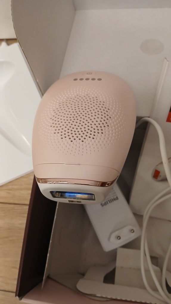 Фотоепилатор на PHILIPS  за 290 ЛВ.