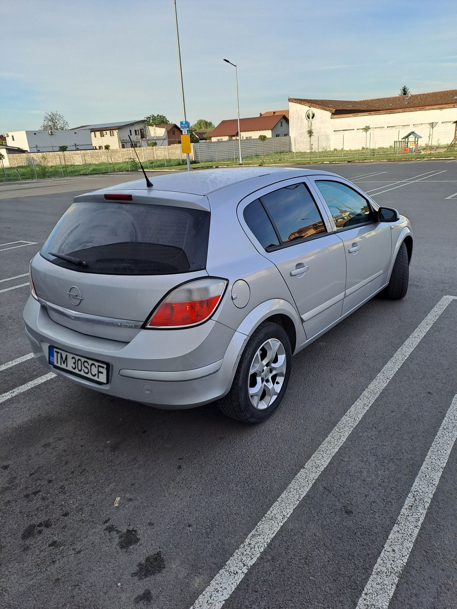 Opel Astra h, 1,9 cdti, 3600 euro