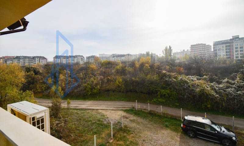 Тристаен апартамент под наем в кв. Младост 1