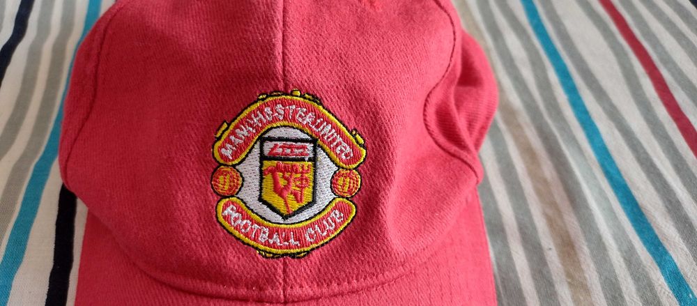 Manchester United аксесоари (шапка, шал, лента)