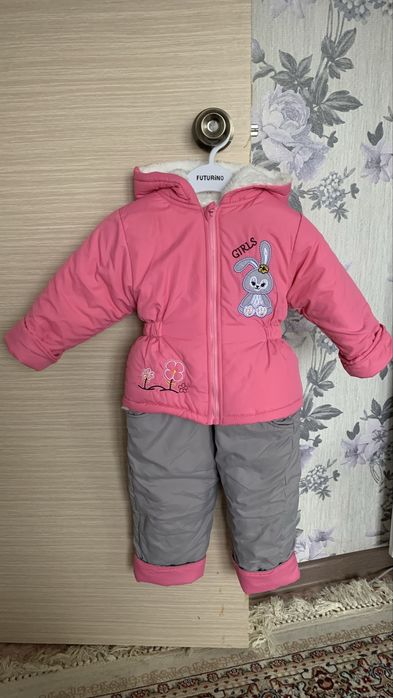 Продам детские комбинезоны,платья,вещи