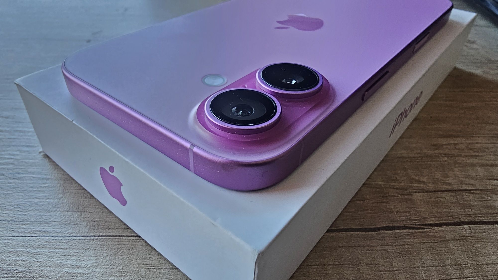iPhone 16 128GB 100% Батерия 22м Гаранция