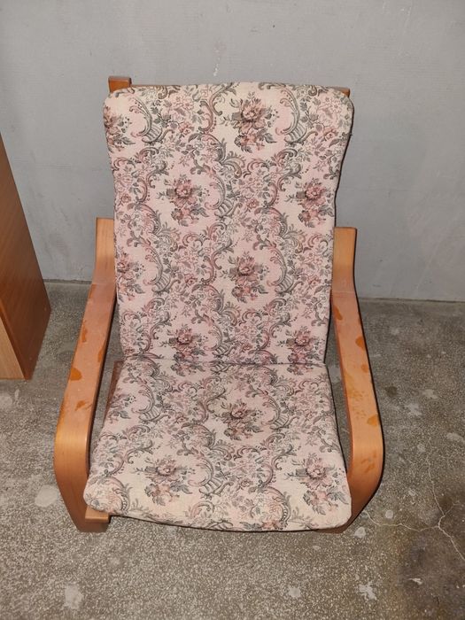 Vand 2 fotolii si un scaun birou