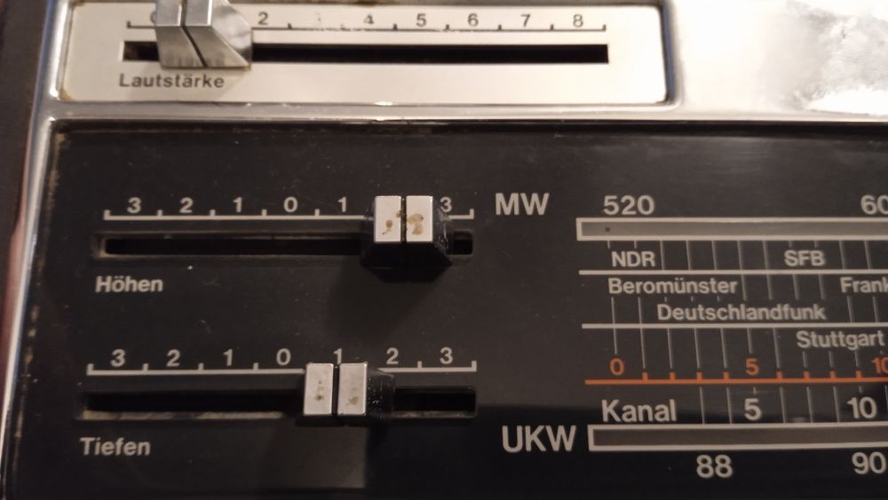 Radio portabil Telefunken Universal 301, an 1972, Superheterodina