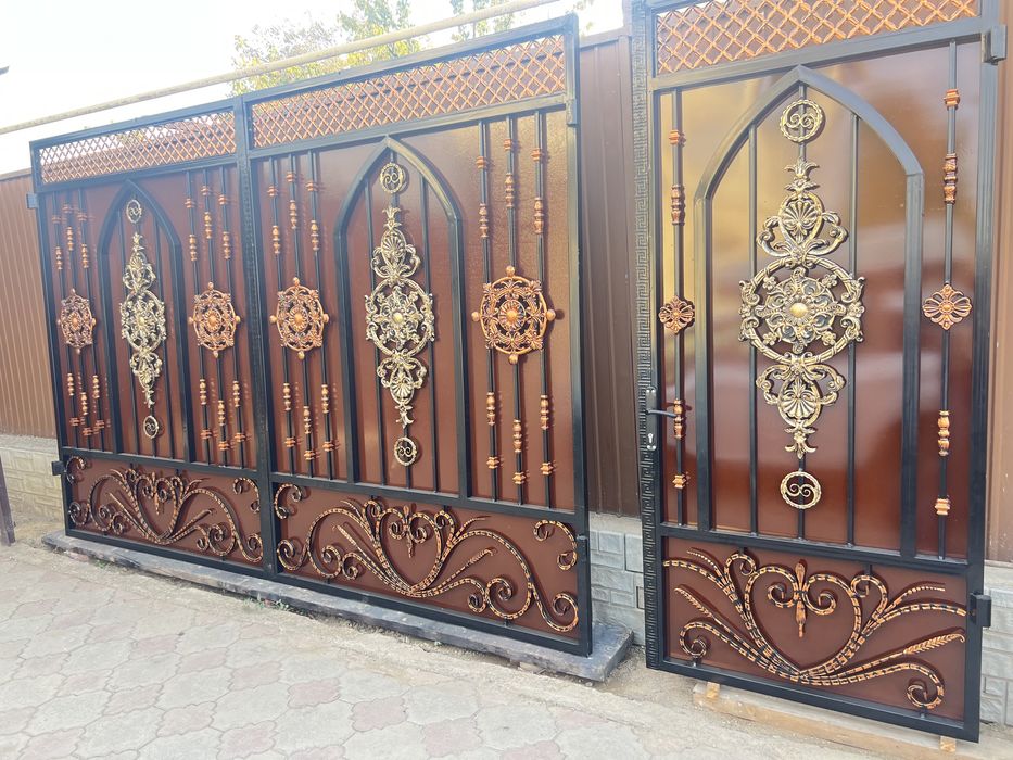 Ворота кованые с колидкой