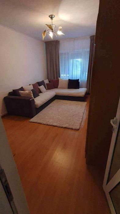 Apartament 2 camere decomandat in Onesti, zona de jos.