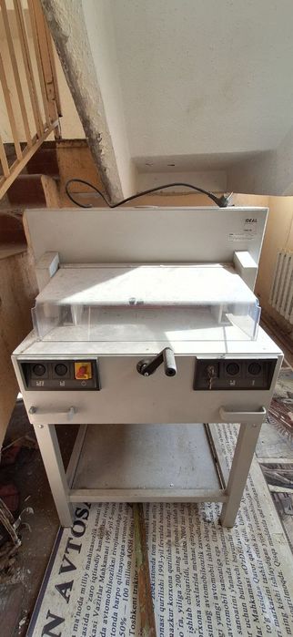 Продам резка бумаг IDEAL