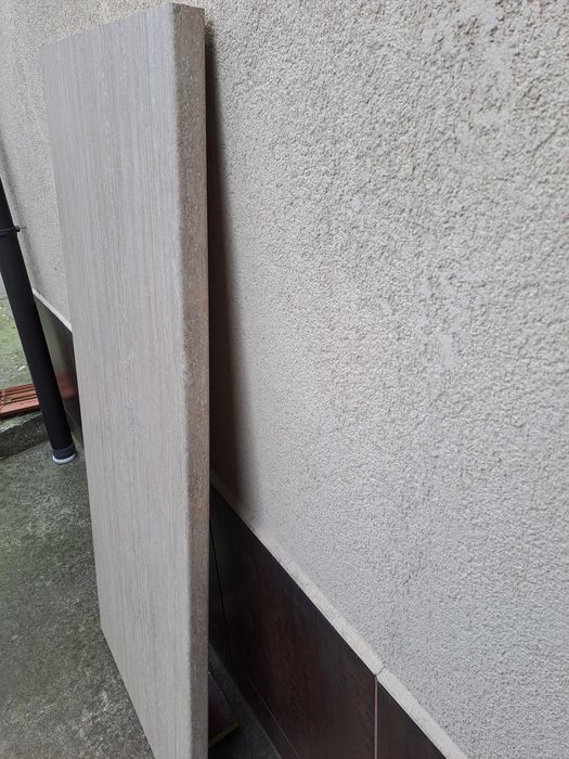 Продавам кухненски плот, нов, размер - 138/60/3,8