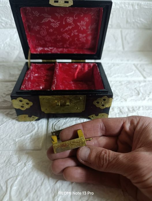 Старинно ковчеже за бижута