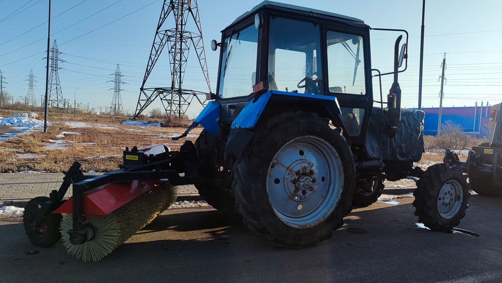 Сдам в аренду трактор с щеткой +ротор+пескач