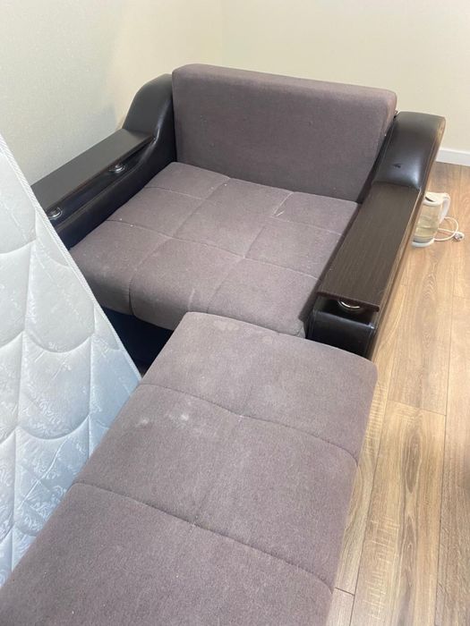 Отдам за 5к унитаз кресло с пуфиком