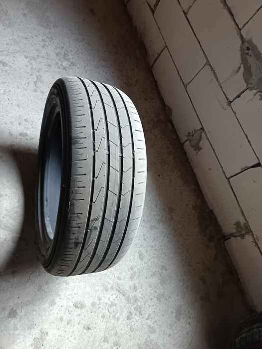 Vând 2 cauciucuri de vara Hankook 205 55 R16