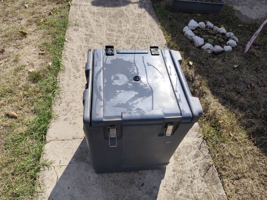Cooleer din plastic 60l