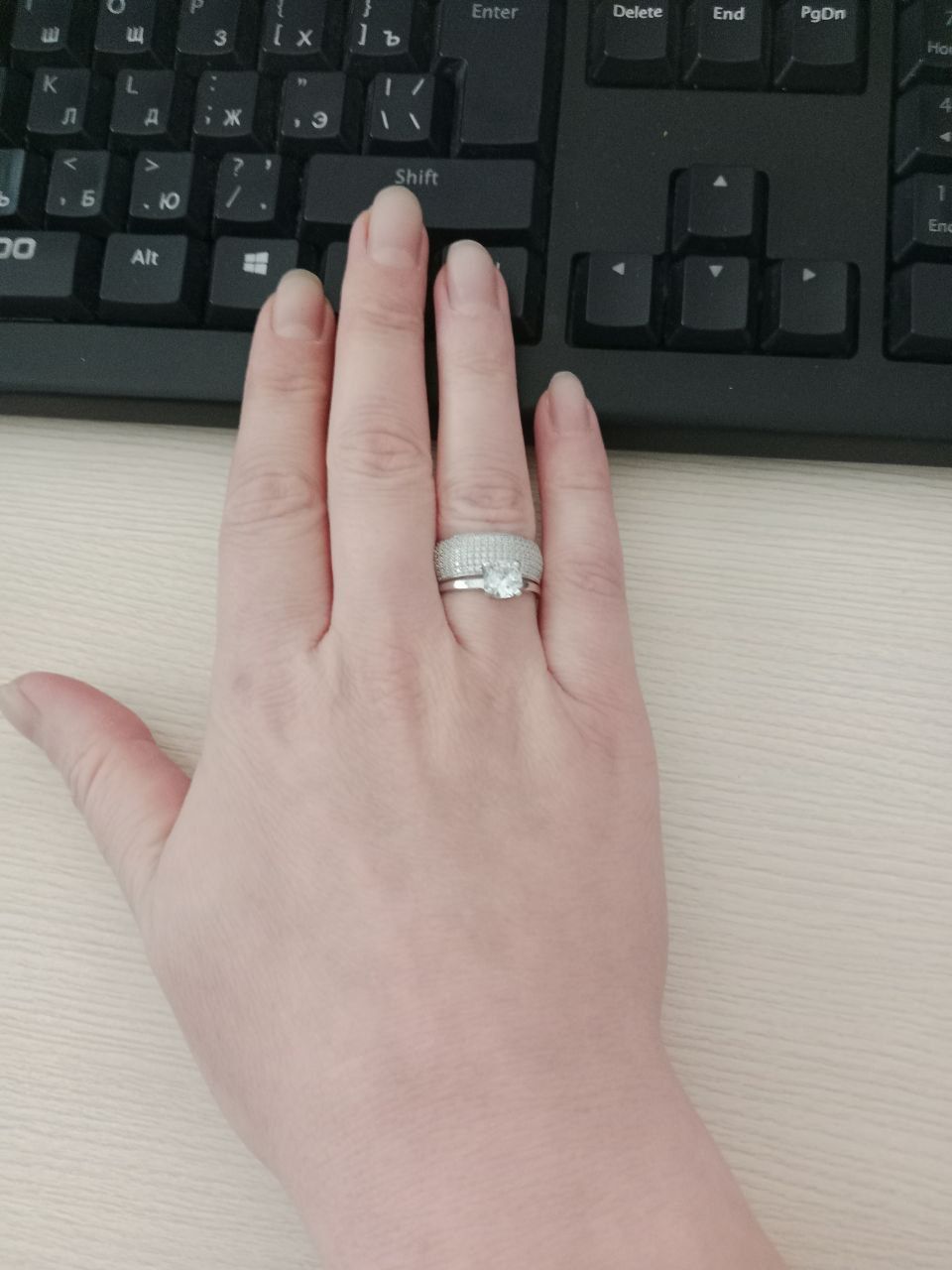 Продам серебряное кольцо