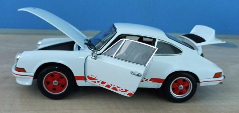 Macheta Porsche 911 Carrera RS 2.7 1973 alb/rosu - Welly 1/18
