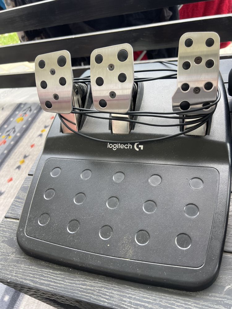Vand logitech g29 cu schimbator