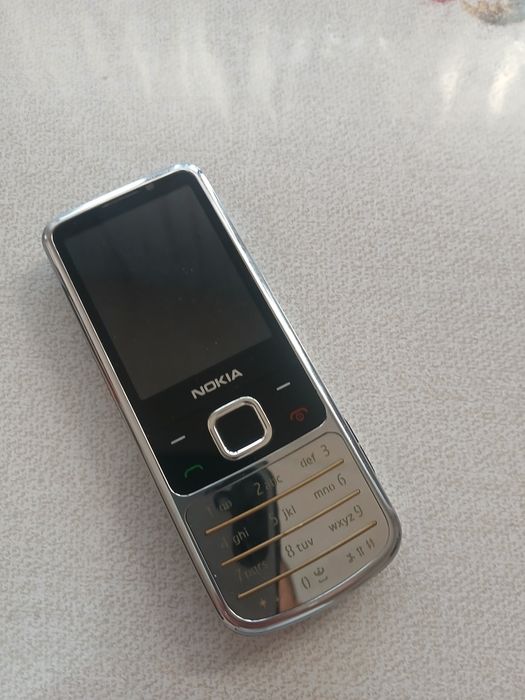 Nokia 6700 оригинальный телефон