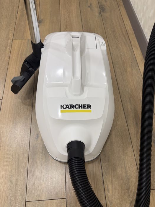 Пылесос (karcher).